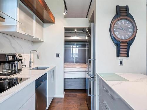 626-1029 View St, Victoria, BC - Indoor Photo Showing Kitchen With Stainless Steel Kitchen With Upgraded Kitchen