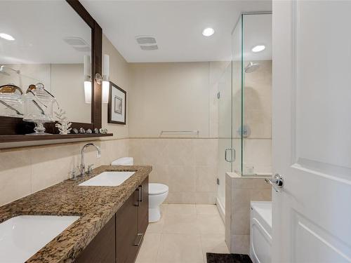 101-1400 Lynburne Pl, Langford, BC - Indoor Photo Showing Bathroom