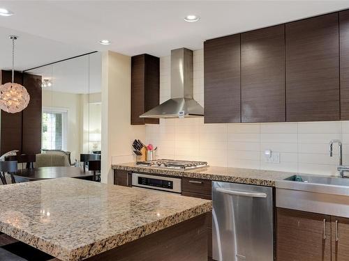 101-1400 Lynburne Pl, Langford, BC - Indoor Photo Showing Kitchen With Upgraded Kitchen