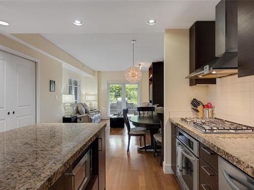 101-1400 Lynburne Pl, Langford, BC - Indoor Photo Showing Kitchen With Upgraded Kitchen