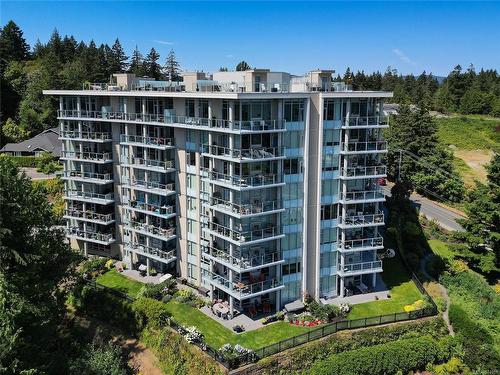 403-5388 Hill Rise Terr, Saanich, BC - Outdoor With Balcony