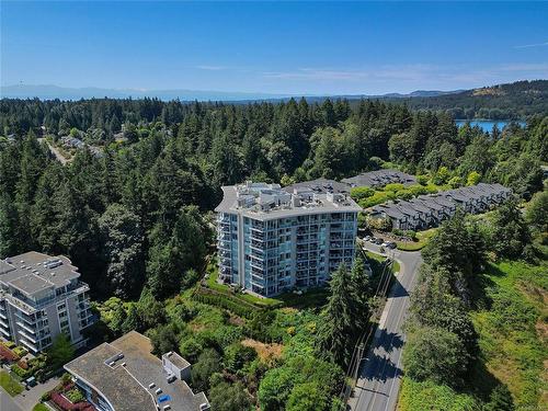 403-5388 Hill Rise Terr, Saanich, BC - Outdoor With View