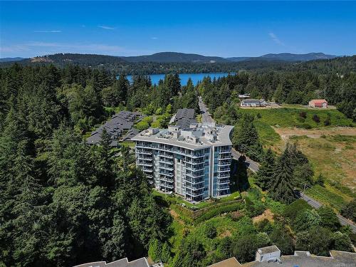 403-5388 Hill Rise Terr, Saanich, BC - Outdoor With View