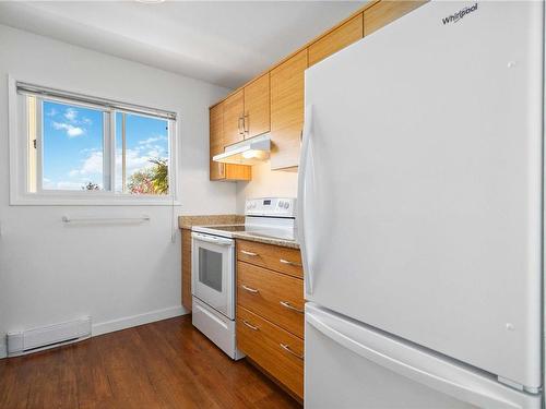 301-2323 Hamiota St, Oak Bay, BC - Indoor Photo Showing Kitchen