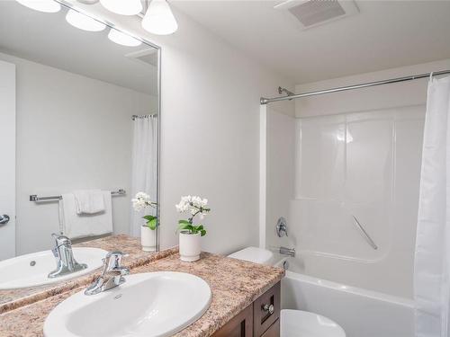 304-297 Hirst Ave, Parksville, BC - Indoor Photo Showing Bathroom