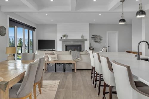 2492 Tallus Heights Lane, West Kelowna, BC - Indoor Photo Showing Dining Room