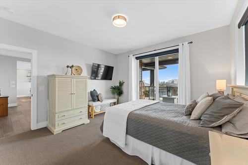 2492 Tallus Heights Lane, West Kelowna, BC - Indoor Photo Showing Bedroom