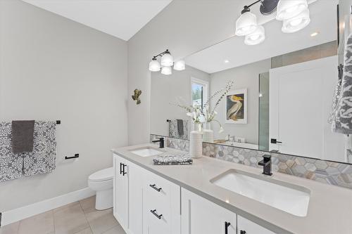 2492 Tallus Heights Lane, West Kelowna, BC - Indoor Photo Showing Bathroom