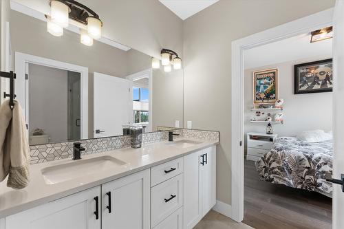 2492 Tallus Heights Lane, West Kelowna, BC - Indoor Photo Showing Bathroom