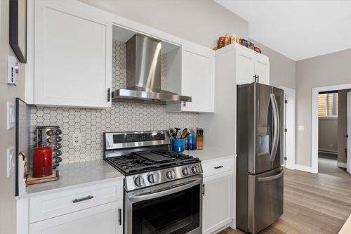 2492 Tallus Heights Lane, West Kelowna, BC - Indoor Photo Showing Kitchen