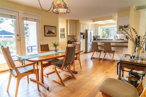 2691 Abbott Street, Kelowna, BC - Indoor Photo Showing Dining Room