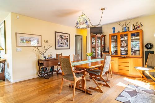 2691 Abbott Street, Kelowna, BC - Indoor Photo Showing Dining Room