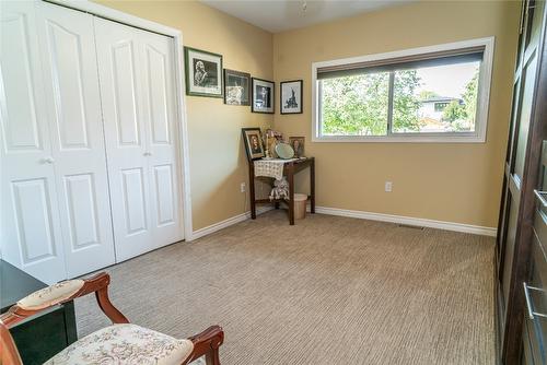 2691 Abbott Street, Kelowna, BC - Indoor