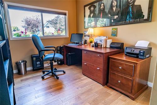 2691 Abbott Street, Kelowna, BC - Indoor Photo Showing Office