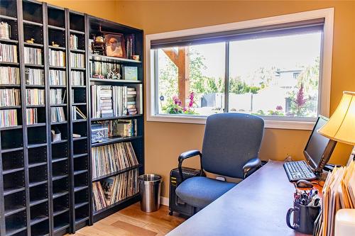 2691 Abbott Street, Kelowna, BC - Indoor Photo Showing Office