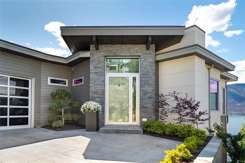 3354 Mckinley Beach Drive, Kelowna, BC - Outdoor