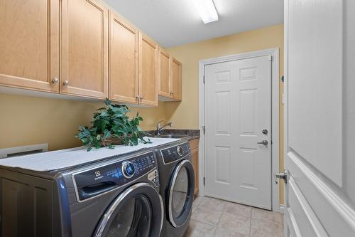 229-2455 Quail Ridge Boulevard, Kelowna, BC - Indoor Photo Showing Laundry Room