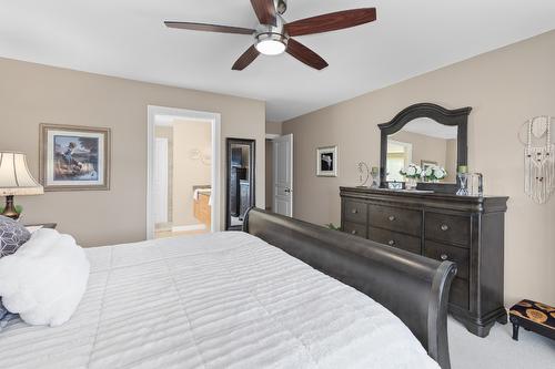 229-2455 Quail Ridge Boulevard, Kelowna, BC - Indoor Photo Showing Bedroom