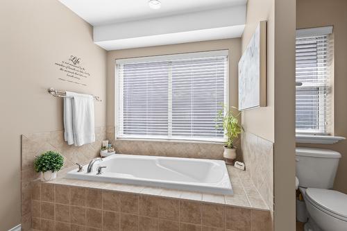 229-2455 Quail Ridge Boulevard, Kelowna, BC - Indoor Photo Showing Bathroom