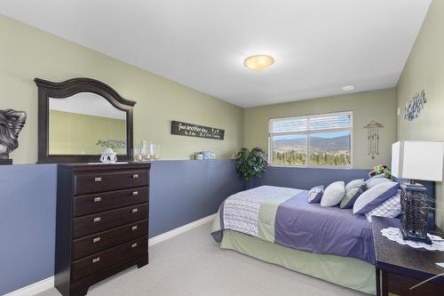 229-2455 Quail Ridge Boulevard, Kelowna, BC - Indoor Photo Showing Bedroom