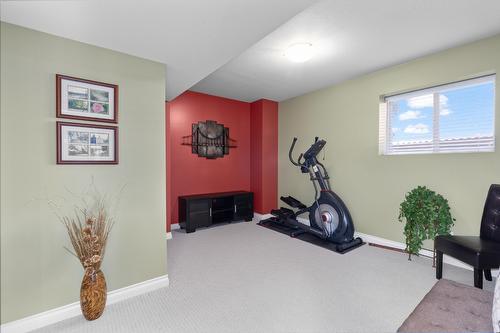 229-2455 Quail Ridge Boulevard, Kelowna, BC - Indoor Photo Showing Gym Room