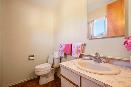 1770 High Road, Kelowna, BC - Indoor Photo Showing Bathroom