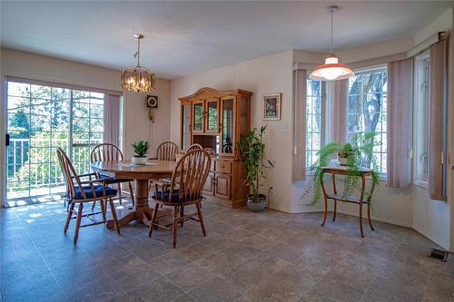 2316 Sunvale Place, Okanagan Falls, BC - Indoor Photo Showing Dining Room