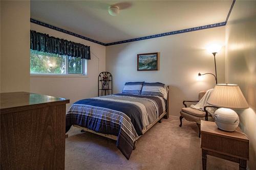 2316 Sunvale Place, Okanagan Falls, BC - Indoor Photo Showing Bedroom