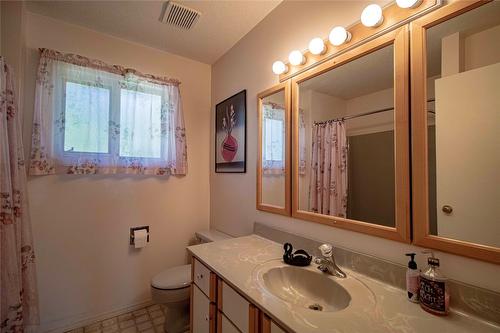 2316 Sunvale Place, Okanagan Falls, BC - Indoor Photo Showing Bathroom