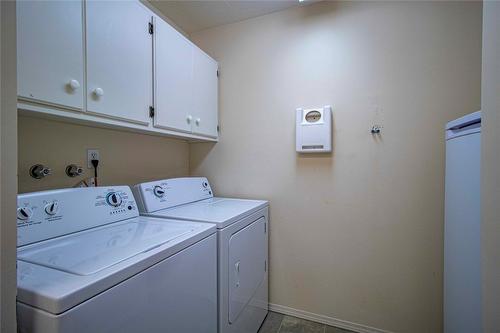 2316 Sunvale Place, Okanagan Falls, BC - Indoor Photo Showing Laundry Room