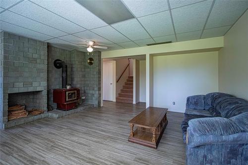 2316 Sunvale Place, Okanagan Falls, BC - Indoor Photo Showing Living Room With Fireplace