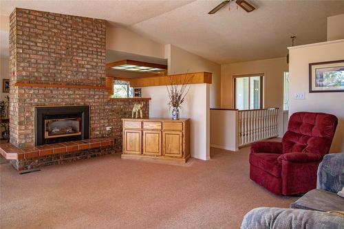 2316 Sunvale Place, Okanagan Falls, BC - Indoor Photo Showing Living Room With Fireplace