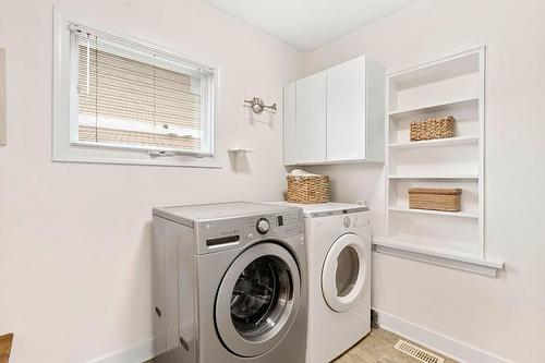 795 Copeland Place, Kelowna, BC - Indoor Photo Showing Laundry Room