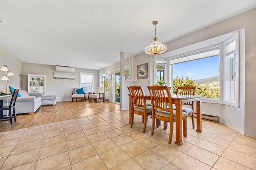 11097 Jardines Road, Lake Country, BC - Indoor Photo Showing Dining Room