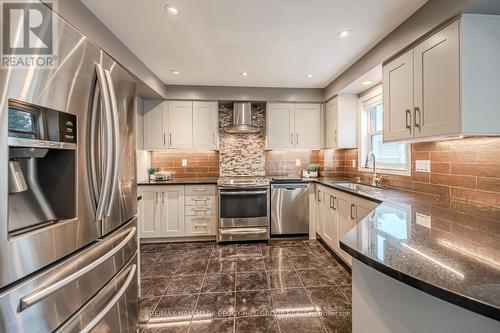 74 Golden Meadow Road, Barrie (Bayshore), ON - Indoor Photo Showing Kitchen With Stainless Steel Kitchen With Upgraded Kitchen