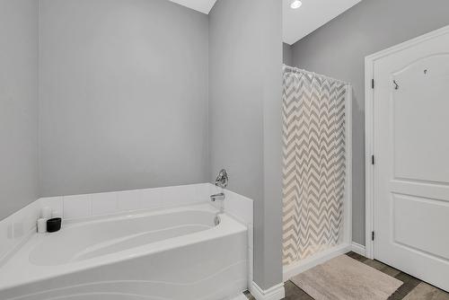 1704 Merlot Drive, West Kelowna, BC - Indoor Photo Showing Bathroom