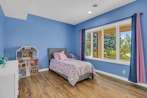 1704 Merlot Drive, West Kelowna, BC - Indoor Photo Showing Bedroom