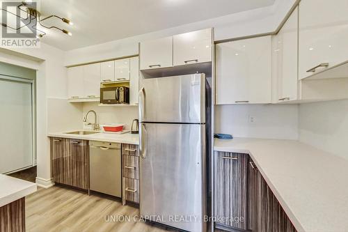 910 - 345 Driftwood Avenue, Toronto (Black Creek), ON - Indoor Photo Showing Kitchen