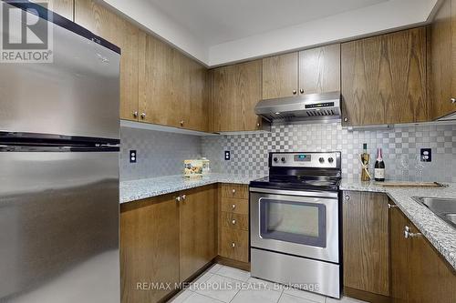 20 Odoardo Di Santo Circle, Toronto (Downsview-Roding-Cfb), ON - Indoor Photo Showing Kitchen With Stainless Steel Kitchen With Upgraded Kitchen