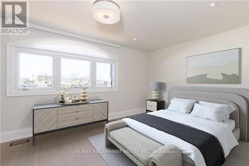 152 Reynolds Street, Oakville (Old Oakville), ON - Indoor Photo Showing Bedroom