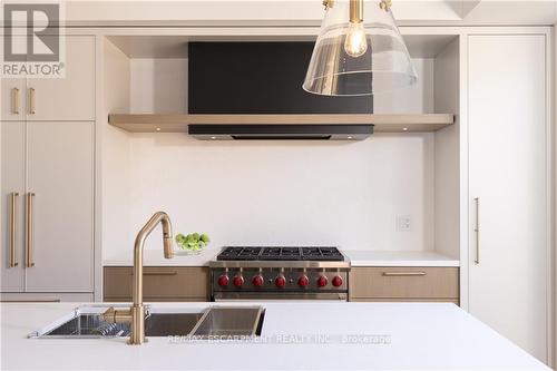 152 Reynolds Street, Oakville (Old Oakville), ON - Indoor Photo Showing Kitchen