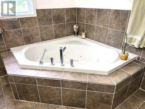 272 Clouthier Road, St. Charles, ON - Indoor Photo Showing Bathroom