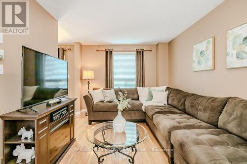 43 - 565 Rymal Road E, Hamilton (Allison), ON - Indoor Photo Showing Living Room