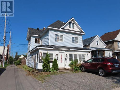 215 Gloucester St, Sault Ste Marie, ON - Outdoor With Facade