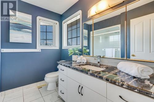 1045 Aldon Road, Kelowna, BC - Indoor Photo Showing Bathroom