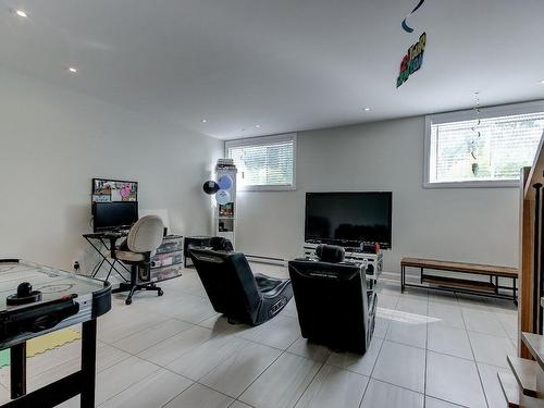 Salle familiale - 2944 Ch. Ste-Thérèse, Carignan, QC - Indoor