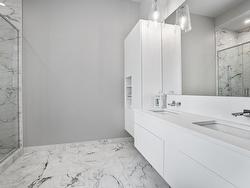 Ensuite bathroom - 