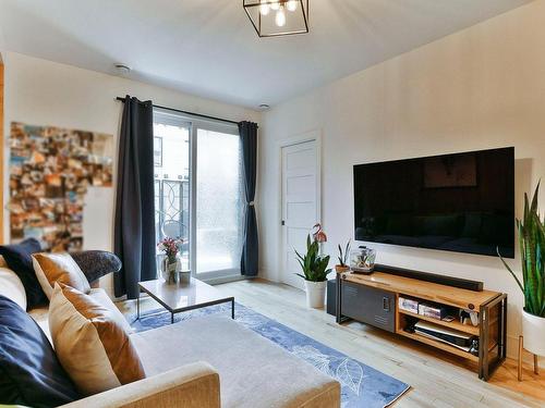 Salon - 223 Rue Du Campagnol, Terrebonne (Lachenaie), QC - Indoor Photo Showing Living Room