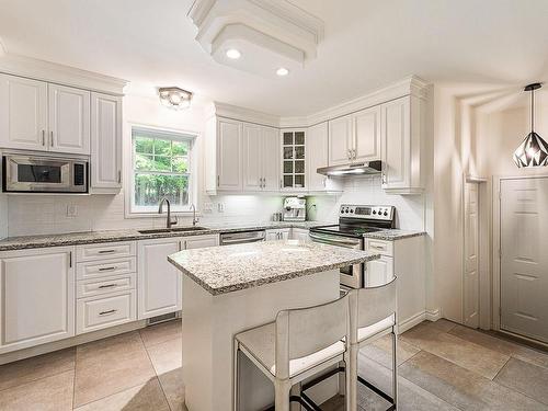 Kitchen - 354 Ch. Jolley, Shefford, QC - Indoor Photo Showing Kitchen With Upgraded Kitchen