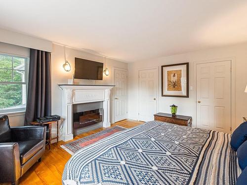 Master bedroom - 354 Ch. Jolley, Shefford, QC - Indoor With Fireplace